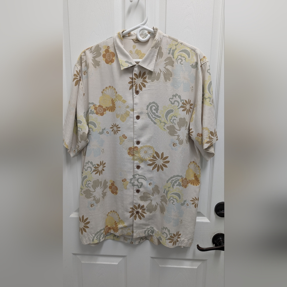 Authentic Tommy Bahama 100% silk Hawaiian shirt